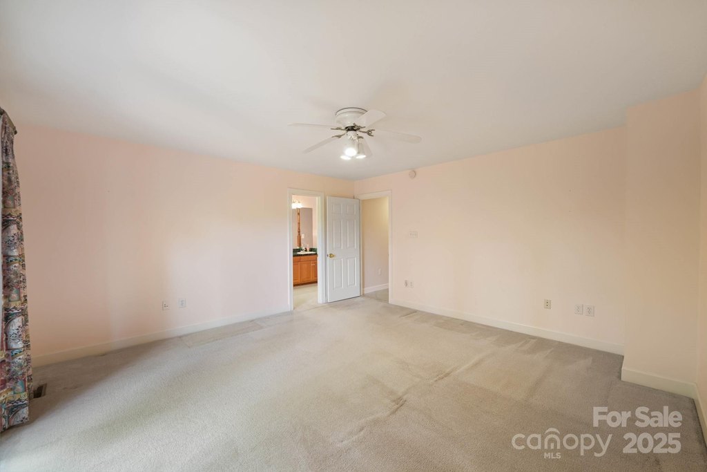 Tega Cay, South Carolina, 29708, United States, 4 Bedrooms Bedrooms, ,3.5 BathroomsBathrooms,Residential,Forsale,1934924
