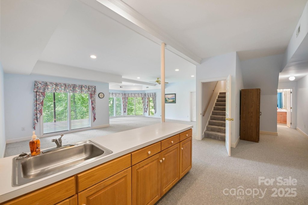 Tega Cay, South Carolina, 29708, United States, 4 Bedrooms Bedrooms, ,3.5 BathroomsBathrooms,Residential,Forsale,1934924