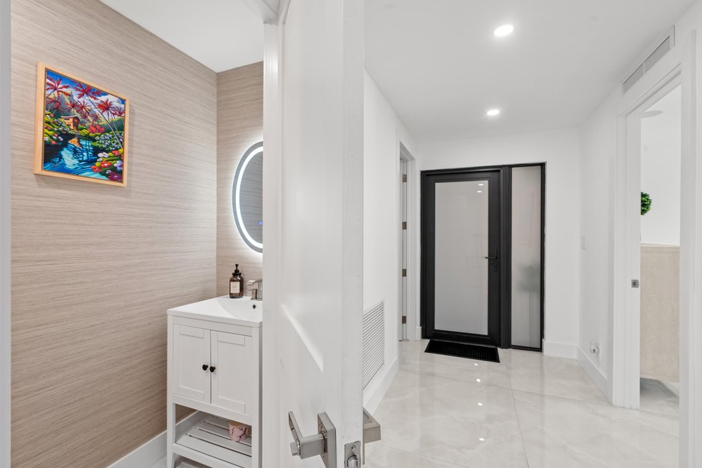 Delray Beach, Florida, 33483, United States, 3 Bedrooms Bedrooms, ,2.5 BathroomsBathrooms,Residential,Forsale,1929734