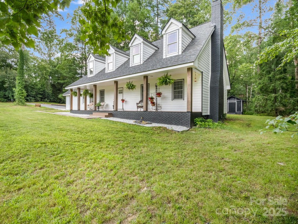 Hendersonville, North Carolina, 28791, United States, 4 Bedrooms Bedrooms, ,3 BathroomsBathrooms,Residential,Forsale,1960268