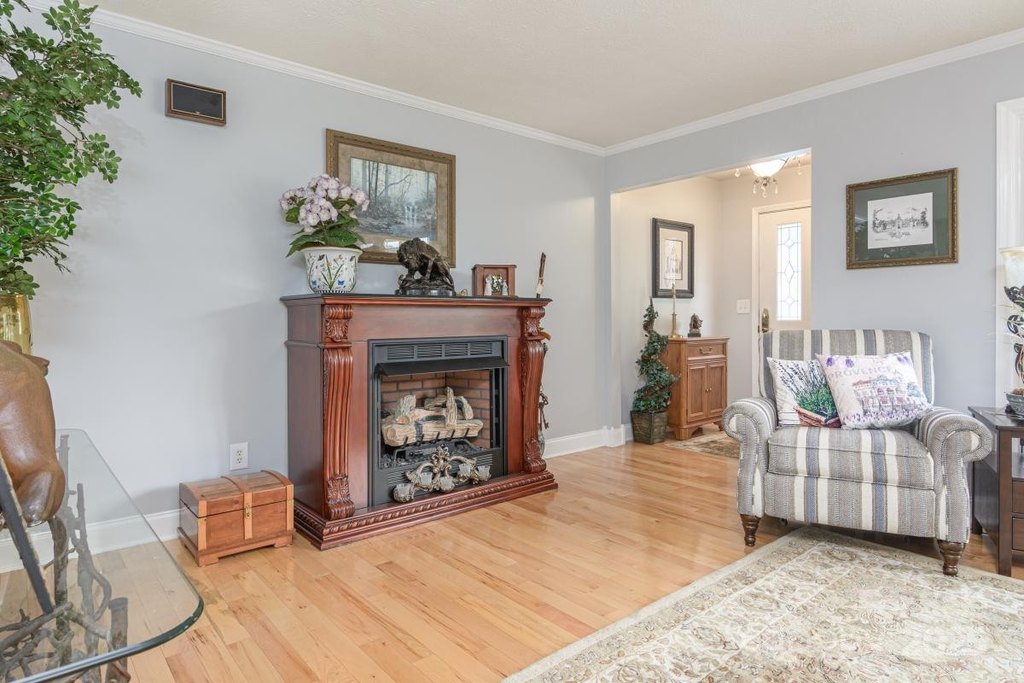 Hendersonville, North Carolina, 28792, United States, 3 Bedrooms Bedrooms, ,2.5 BathroomsBathrooms,Residential,Forsale,1960264