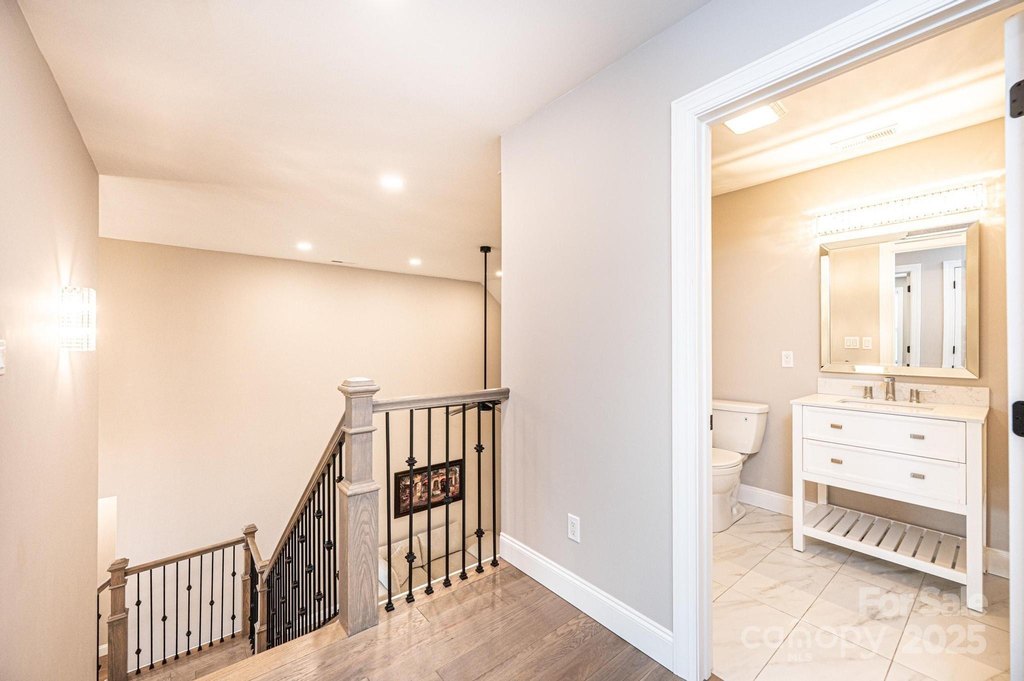 Granite Falls, North Carolina, 28630, United States, 5 Bedrooms Bedrooms, ,4 BathroomsBathrooms,Residential,Forsale,1934925