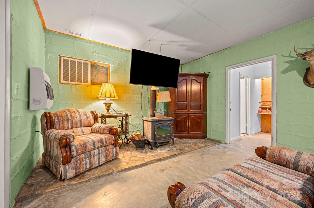 Bostic, North Carolina, 28018, United States, 3 Bedrooms Bedrooms, ,2 BathroomsBathrooms,Residential,Forsale,1960263