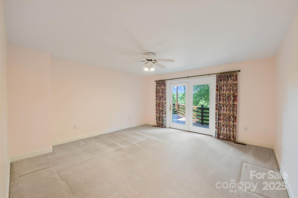Tega Cay, South Carolina, 29708, United States, 4 Bedrooms Bedrooms, ,3.5 BathroomsBathrooms,Residential,Forsale,1934924