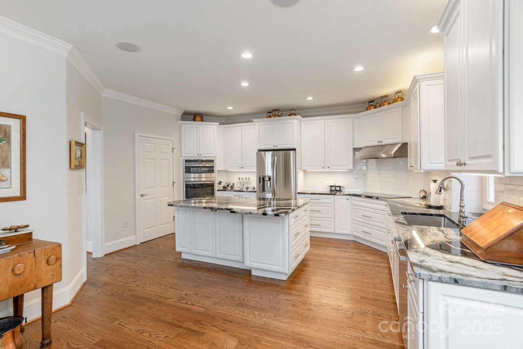 Flat Rock, North Carolina, 28731, United States, 3 Bedrooms Bedrooms, ,4.5 BathroomsBathrooms,Residential,Forsale,1904886