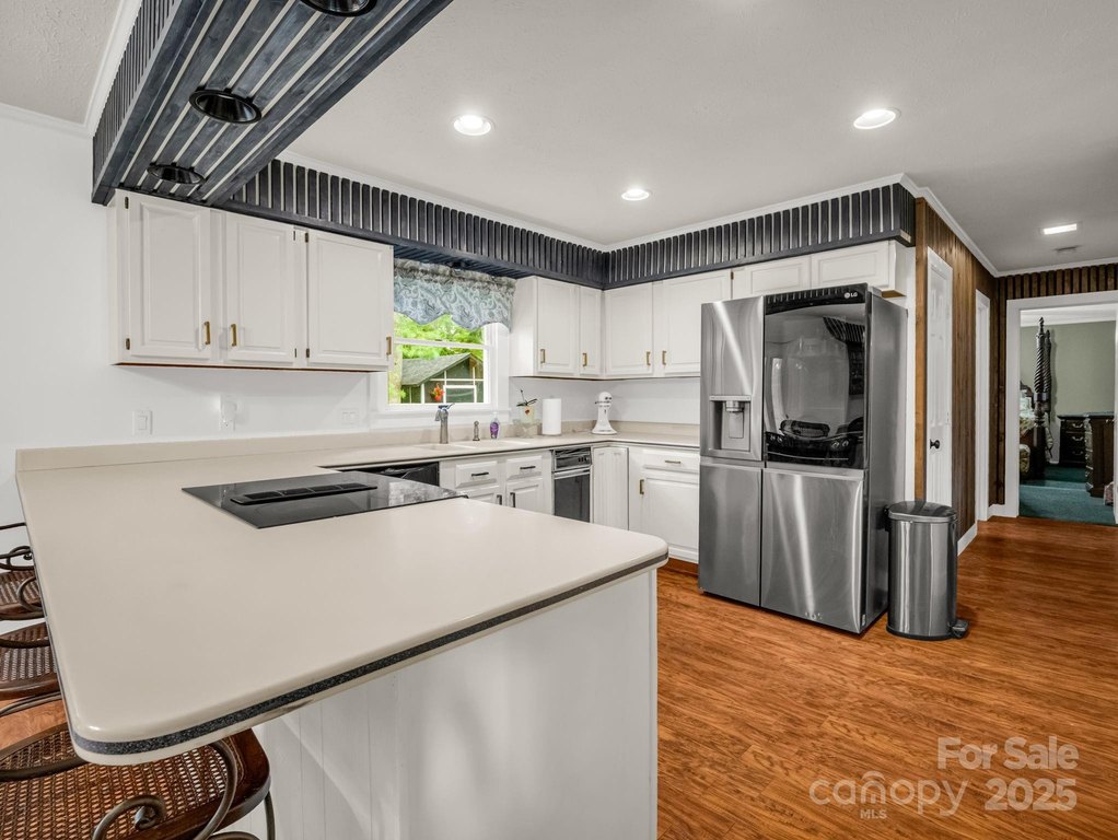 Hendersonville, North Carolina, 28791, United States, 4 Bedrooms Bedrooms, ,3 BathroomsBathrooms,Residential,Forsale,1960268