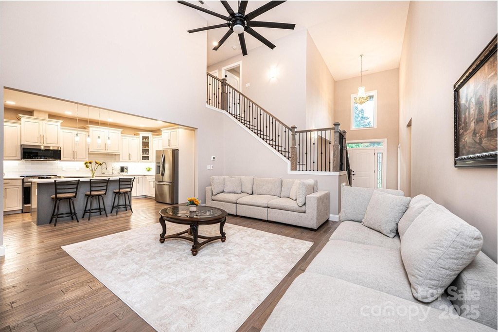 Granite Falls, North Carolina, 28630, United States, 5 Bedrooms Bedrooms, ,4 BathroomsBathrooms,Residential,Forsale,1934925
