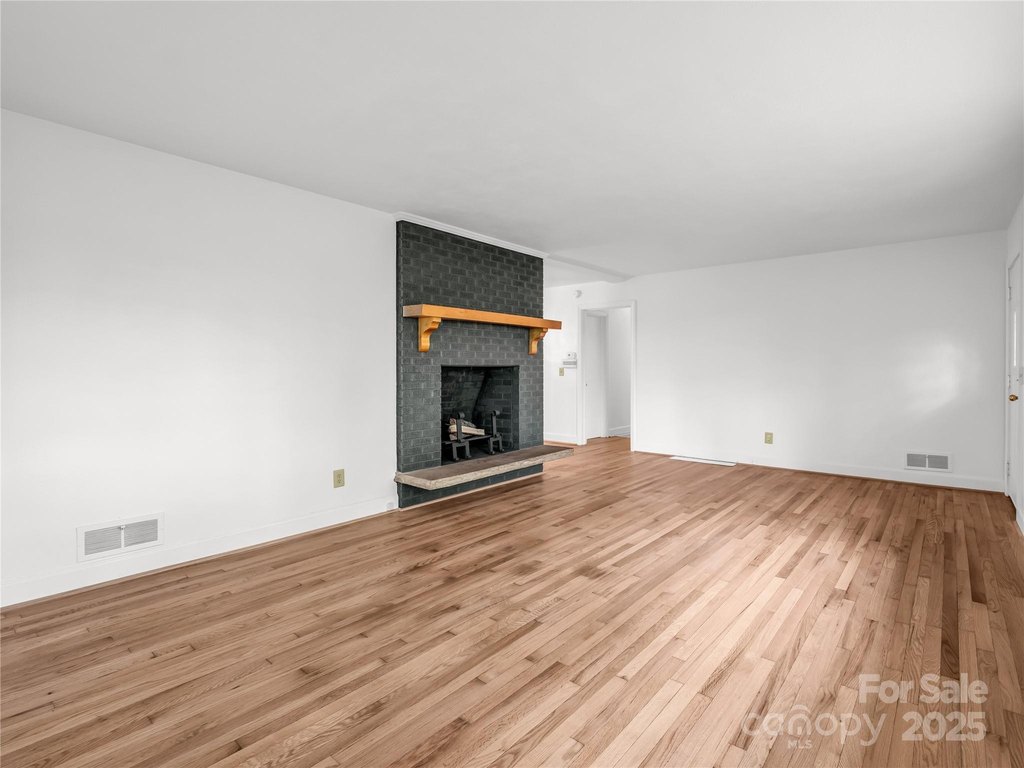 Columbus, North Carolina, 28722, United States, 3 Bedrooms Bedrooms, ,2.5 BathroomsBathrooms,Residential,Forsale,1985986