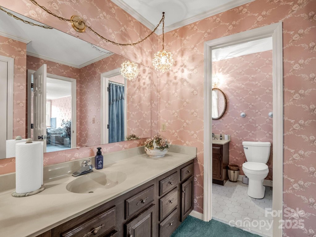 Hendersonville, North Carolina, 28791, United States, 4 Bedrooms Bedrooms, ,3 BathroomsBathrooms,Residential,Forsale,1960268