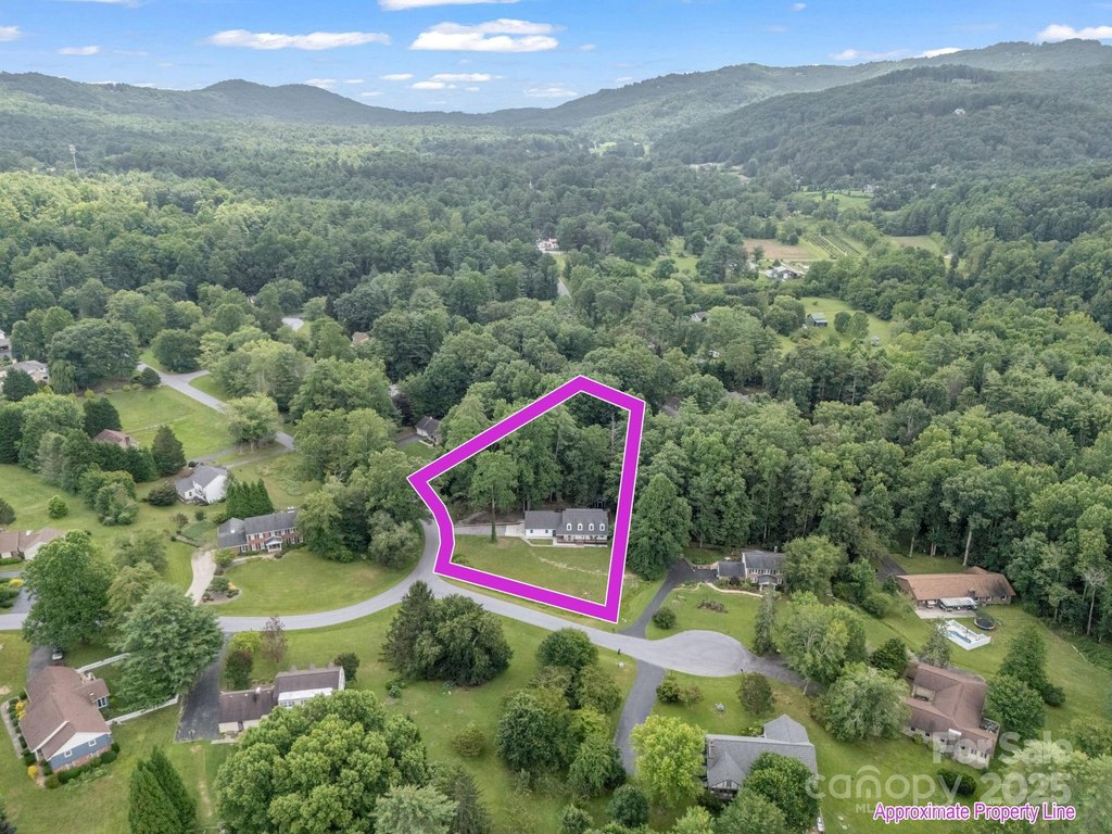 Hendersonville, North Carolina, 28791, United States, 4 Bedrooms Bedrooms, ,3 BathroomsBathrooms,Residential,Forsale,1960268