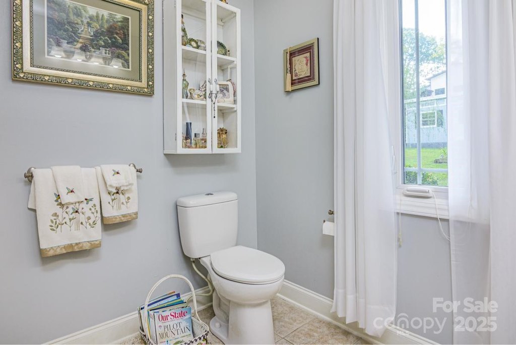 Hendersonville, North Carolina, 28792, United States, 3 Bedrooms Bedrooms, ,2.5 BathroomsBathrooms,Residential,Forsale,1960264