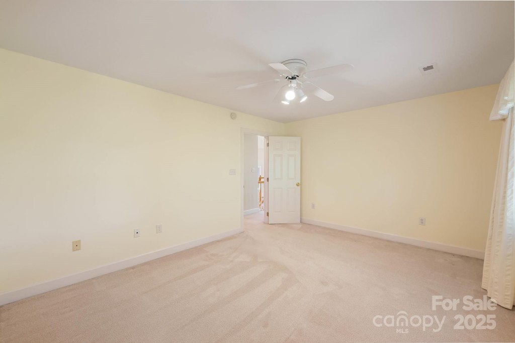 Tega Cay, South Carolina, 29708, United States, 4 Bedrooms Bedrooms, ,3.5 BathroomsBathrooms,Residential,Forsale,1934924