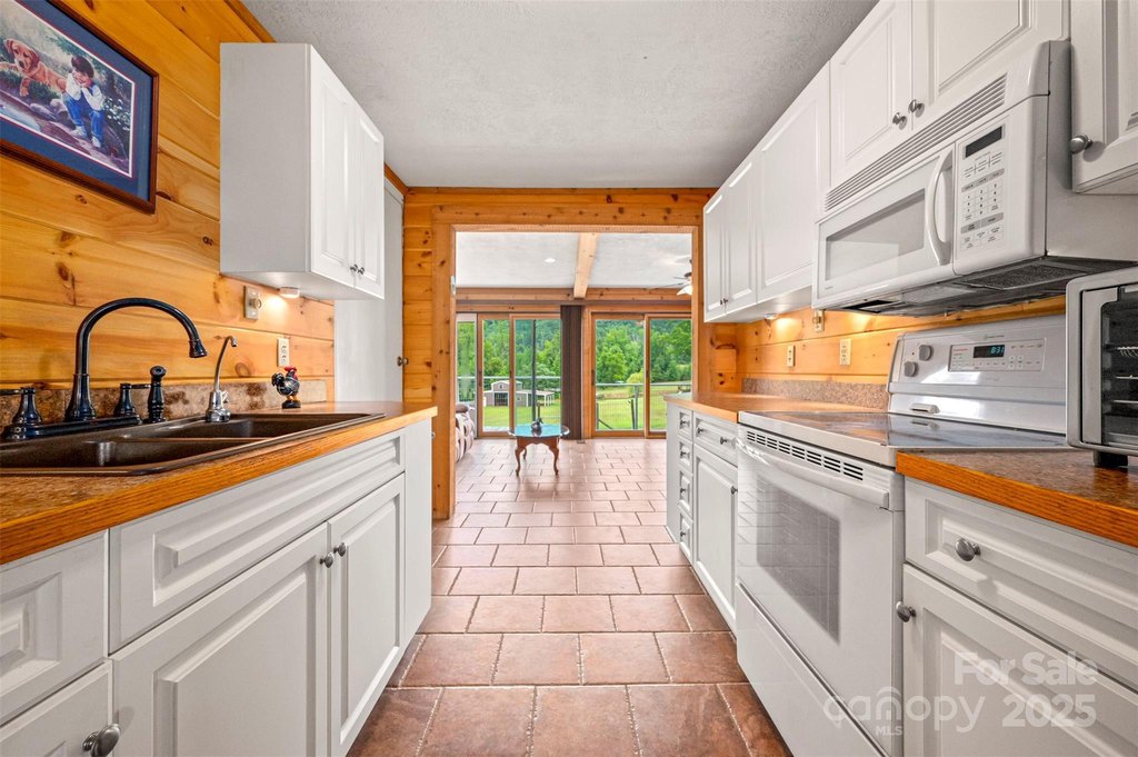 Bostic, North Carolina, 28018, United States, 3 Bedrooms Bedrooms, ,2 BathroomsBathrooms,Residential,Forsale,1960263