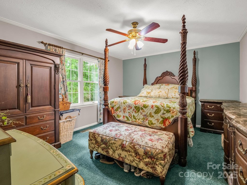 Hendersonville, North Carolina, 28791, United States, 4 Bedrooms Bedrooms, ,3 BathroomsBathrooms,Residential,Forsale,1960268