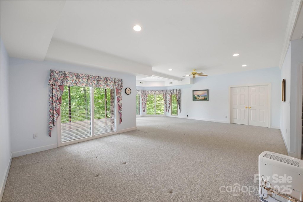 Tega Cay, South Carolina, 29708, United States, 4 Bedrooms Bedrooms, ,3.5 BathroomsBathrooms,Residential,Forsale,1934924
