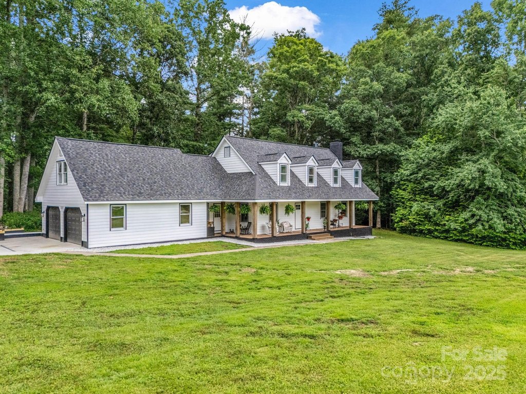 Hendersonville, North Carolina, 28791, United States, 4 Bedrooms Bedrooms, ,3 BathroomsBathrooms,Residential,Forsale,1960268