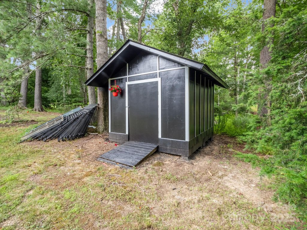 Hendersonville, North Carolina, 28791, United States, 4 Bedrooms Bedrooms, ,3 BathroomsBathrooms,Residential,Forsale,1960268