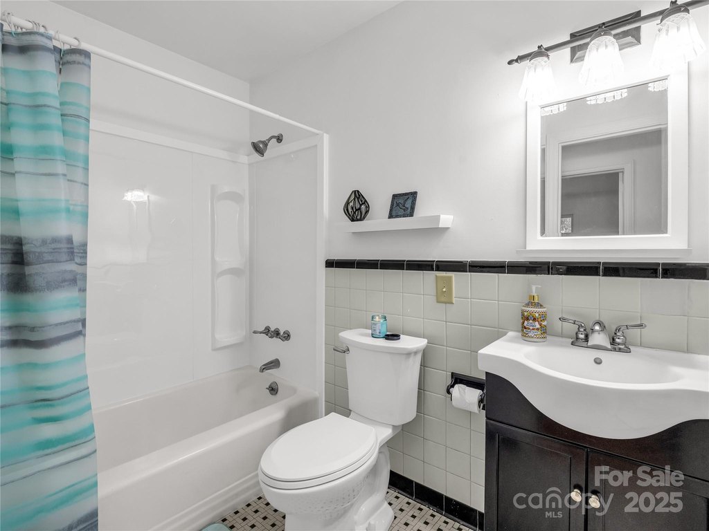 Columbus, North Carolina, 28722, United States, 3 Bedrooms Bedrooms, ,2.5 BathroomsBathrooms,Residential,Forsale,1985986