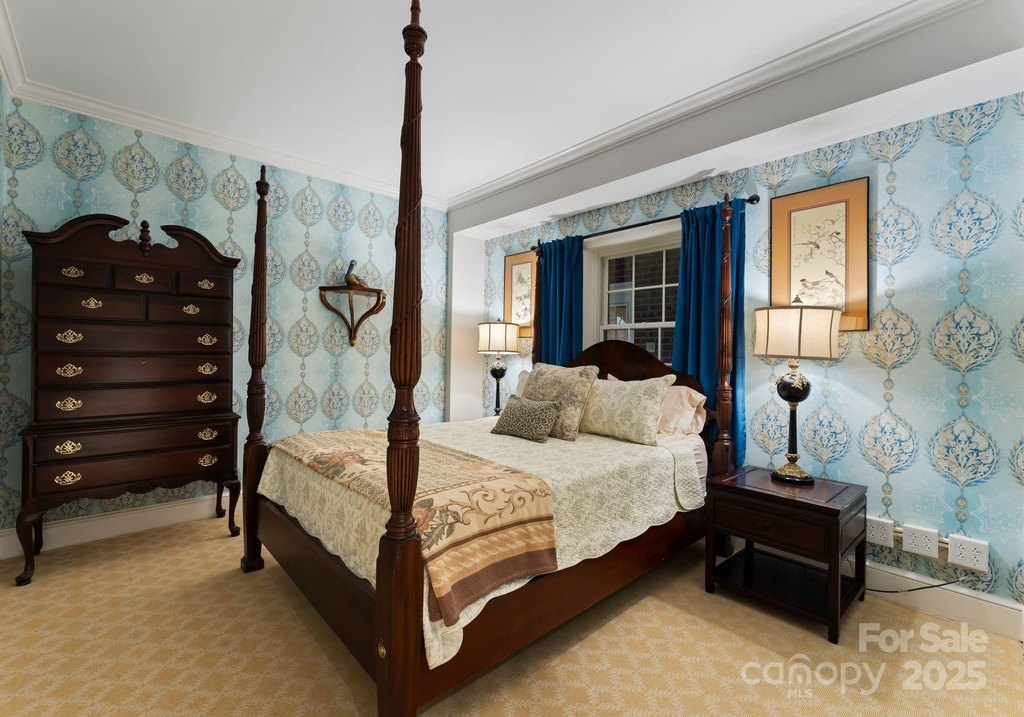 Hickory, North Carolina, 28601, United States, 4 Bedrooms Bedrooms, ,5.5 BathroomsBathrooms,Residential,Forsale,1953172