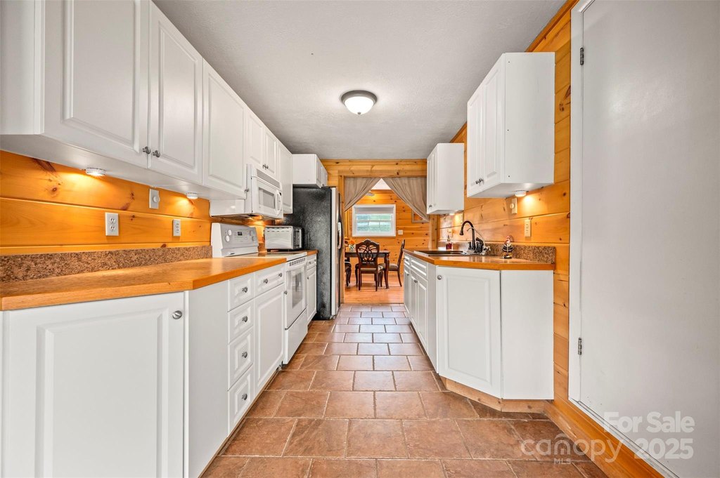 Bostic, North Carolina, 28018, United States, 3 Bedrooms Bedrooms, ,2 BathroomsBathrooms,Residential,Forsale,1960263