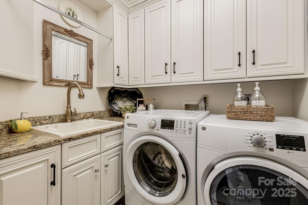 Fletcher, North Carolina, 28732, United States, 5 Bedrooms Bedrooms, ,5.5 BathroomsBathrooms,Residential,Forsale,1985904