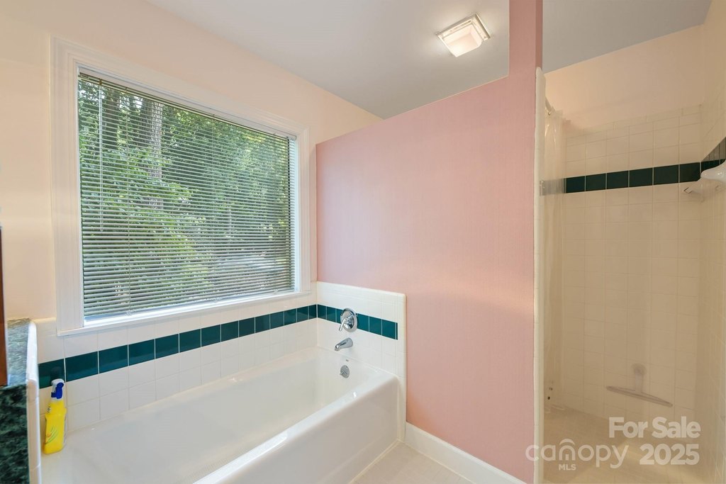 Tega Cay, South Carolina, 29708, United States, 4 Bedrooms Bedrooms, ,3.5 BathroomsBathrooms,Residential,Forsale,1934924