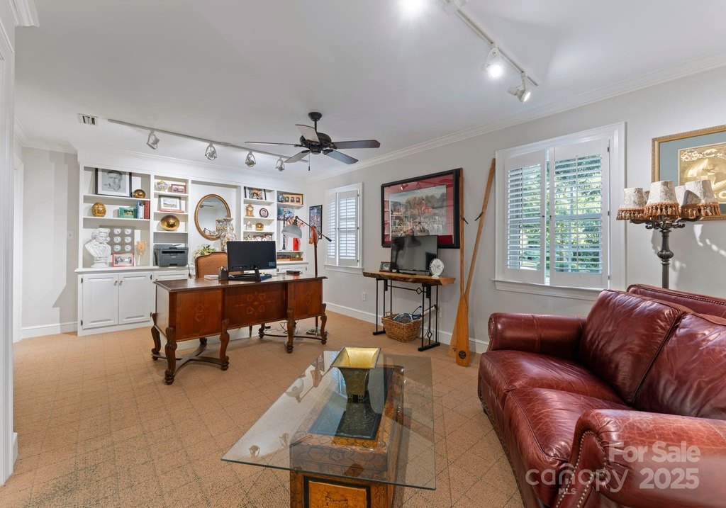 Hickory, North Carolina, 28601, United States, 4 Bedrooms Bedrooms, ,5.5 BathroomsBathrooms,Residential,Forsale,1953172