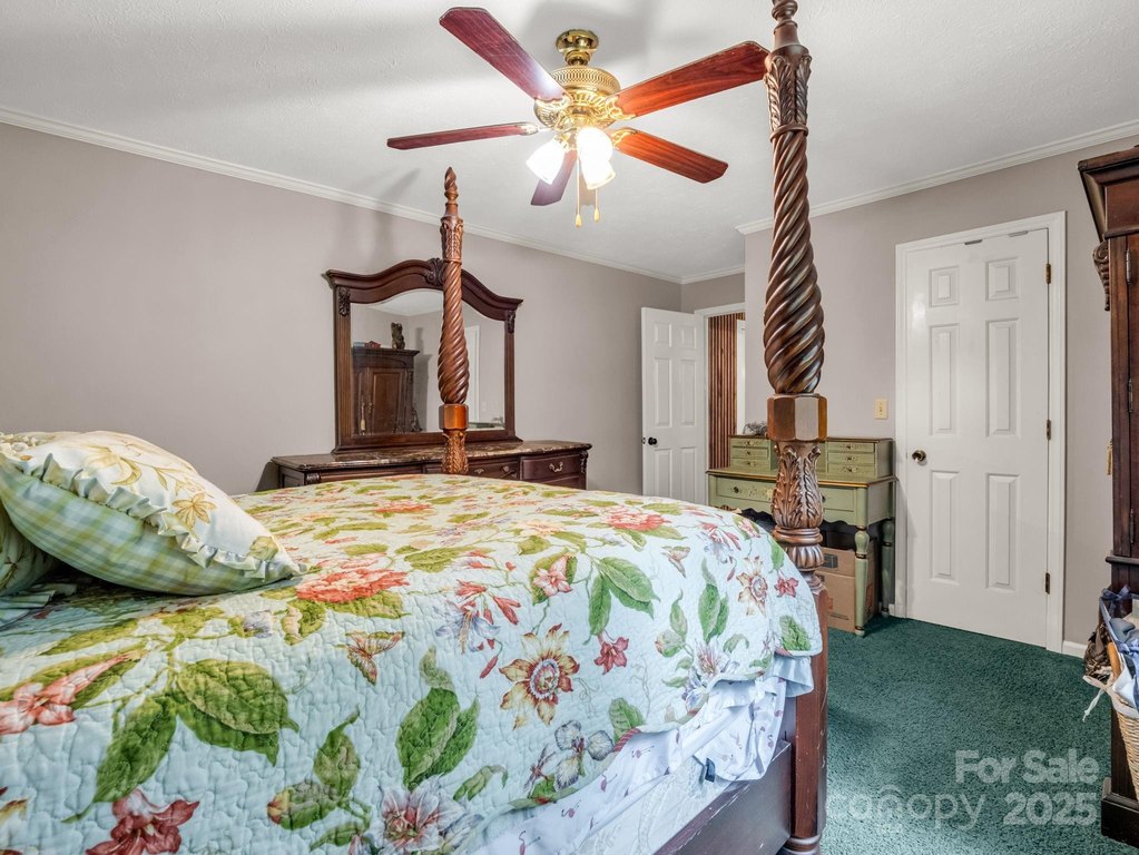 Hendersonville, North Carolina, 28791, United States, 4 Bedrooms Bedrooms, ,3 BathroomsBathrooms,Residential,Forsale,1960268