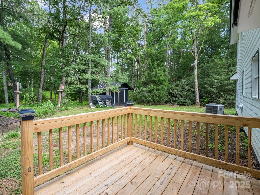 Hendersonville, North Carolina, 28791, United States, 4 Bedrooms Bedrooms, ,3 BathroomsBathrooms,Residential,Forsale,1960268