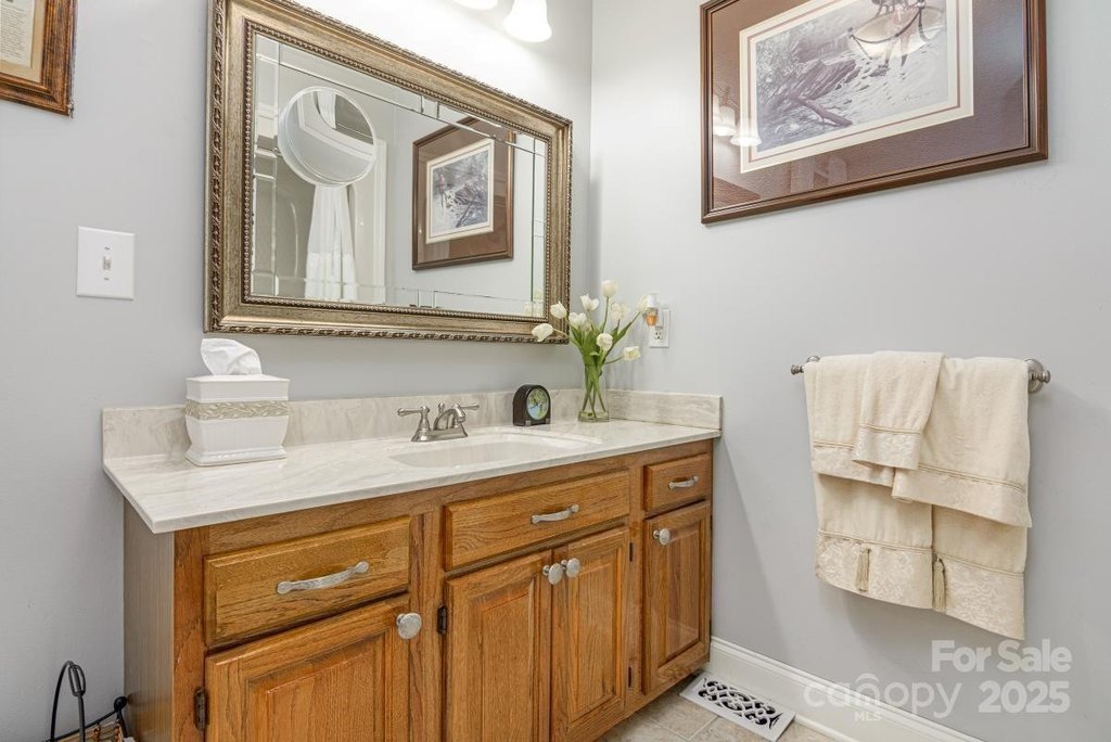 Hendersonville, North Carolina, 28792, United States, 3 Bedrooms Bedrooms, ,2.5 BathroomsBathrooms,Residential,Forsale,1960264