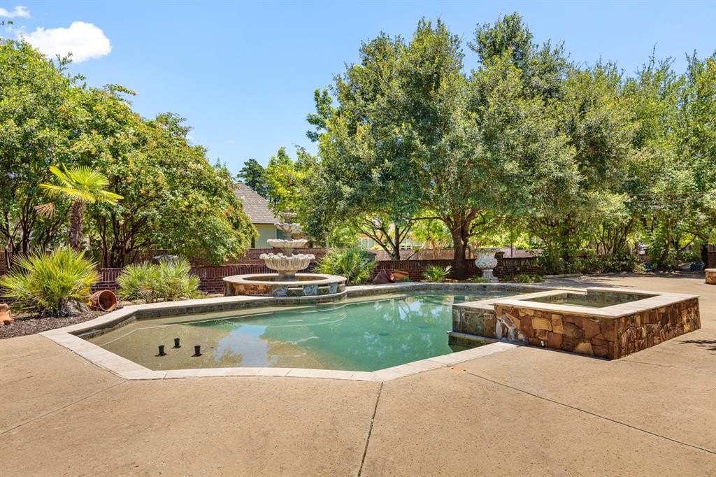 Tyler, Texas, 75703, United States, 4 Bedrooms Bedrooms, ,4.5 BathroomsBathrooms,Residential,Forsale,2008407