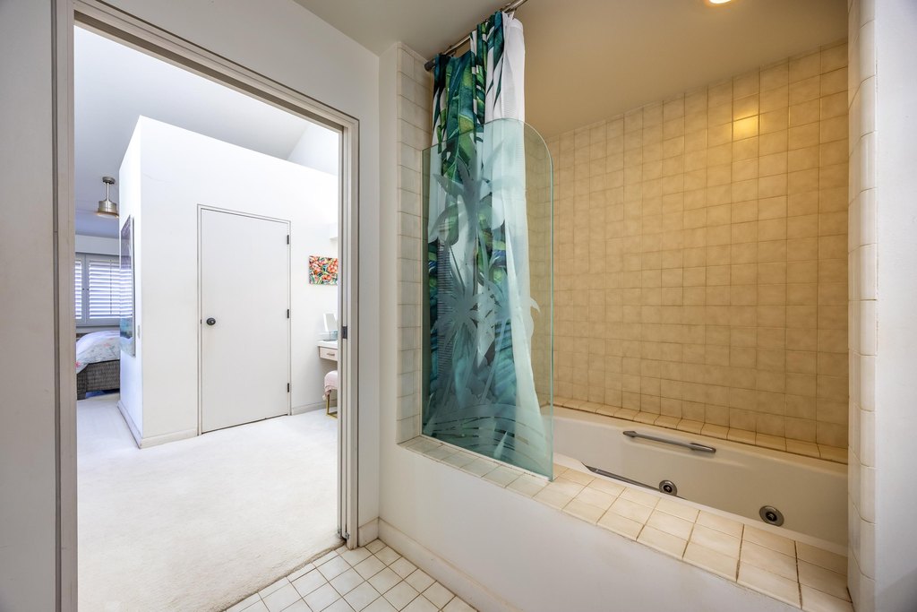 Lahaina, Hawaii, 96761, United States, 2 Bedrooms Bedrooms, ,2 BathroomsBathrooms,Residential,Forsale,2004550