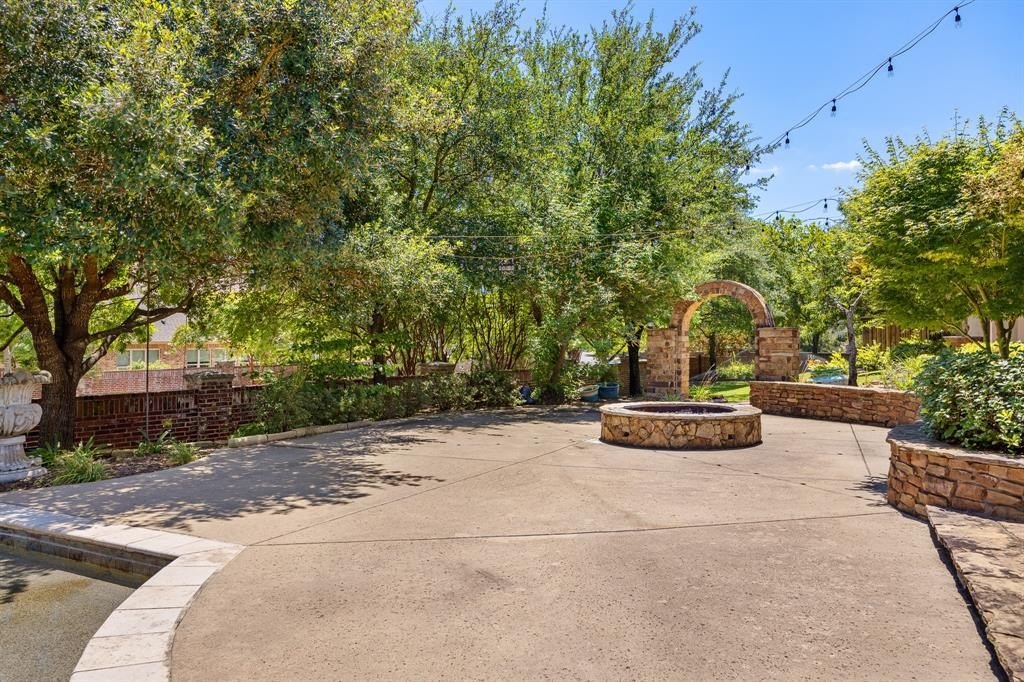 Tyler, Texas, 75703, United States, 4 Bedrooms Bedrooms, ,4.5 BathroomsBathrooms,Residential,Forsale,2008407