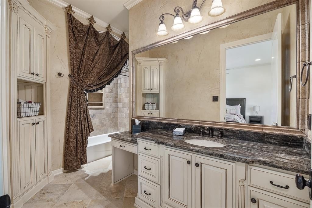 Tyler, Texas, 75703, United States, 4 Bedrooms Bedrooms, ,4.5 BathroomsBathrooms,Residential,Forsale,2008407