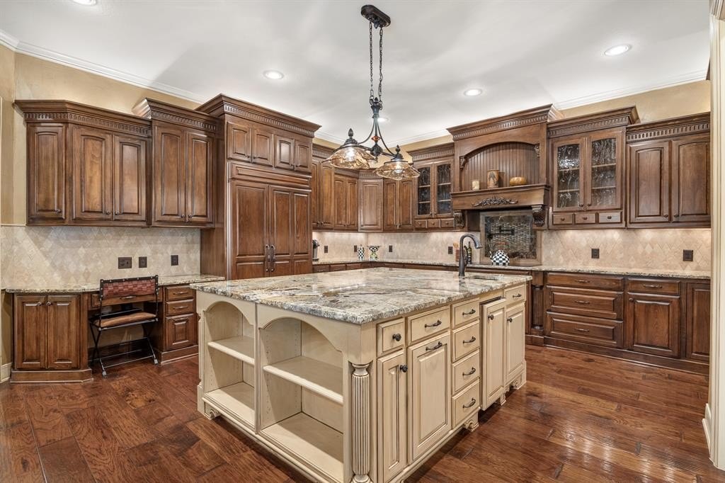 Tyler, Texas, 75703, United States, 4 Bedrooms Bedrooms, ,4.5 BathroomsBathrooms,Residential,Forsale,2008407