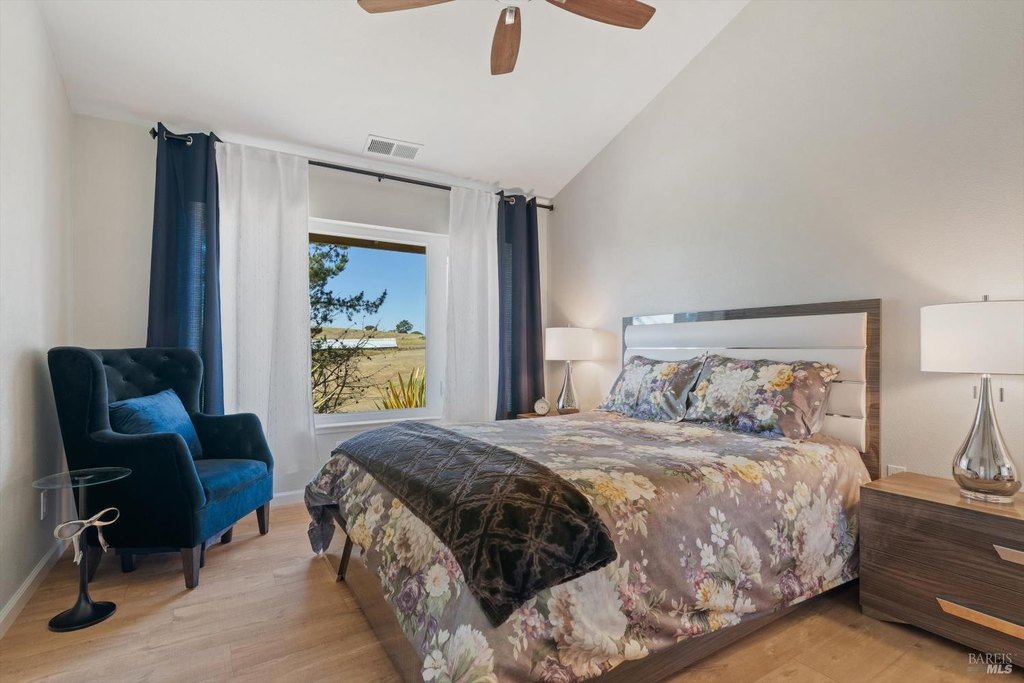 Petaluma, California, 94952, United States, 2 Bedrooms Bedrooms, ,3.5 BathroomsBathrooms,Residential,Forsale,1953134