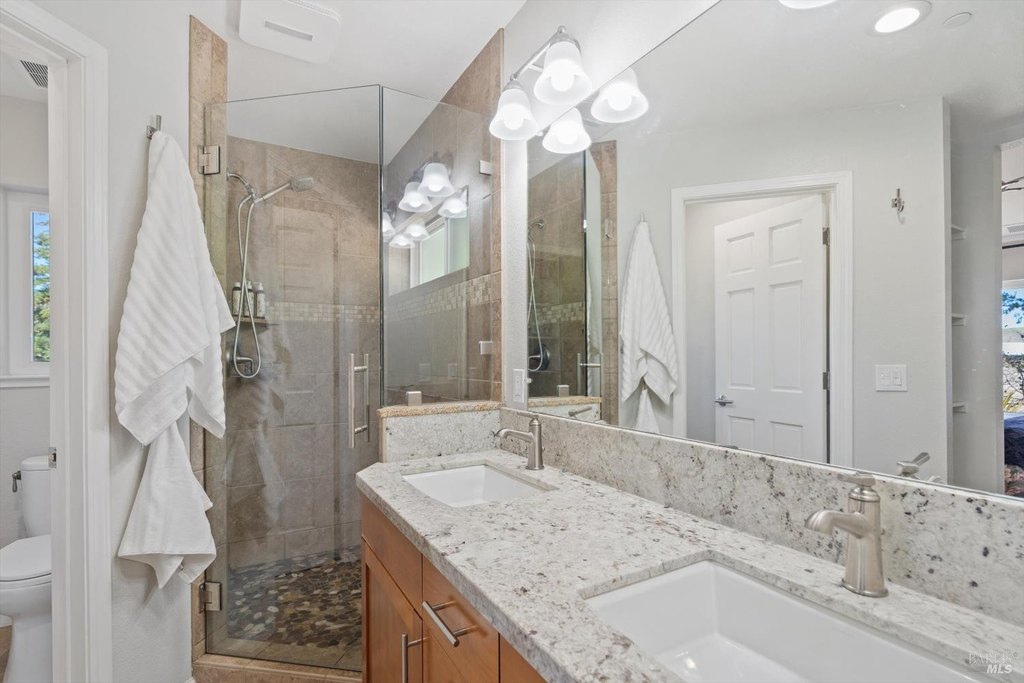Petaluma, California, 94952, United States, 2 Bedrooms Bedrooms, ,3.5 BathroomsBathrooms,Residential,Forsale,1953134