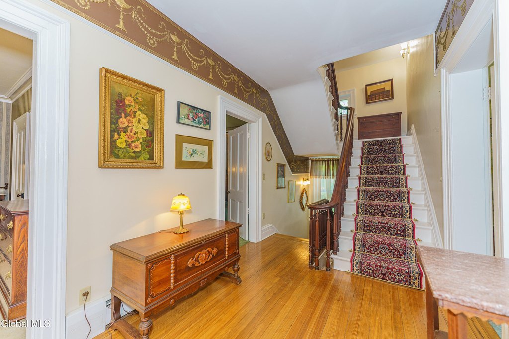 Schodack Landing, New York, 12156, United States, 7 Bedrooms Bedrooms, ,3 BathroomsBathrooms,Residential,Forsale,1953151