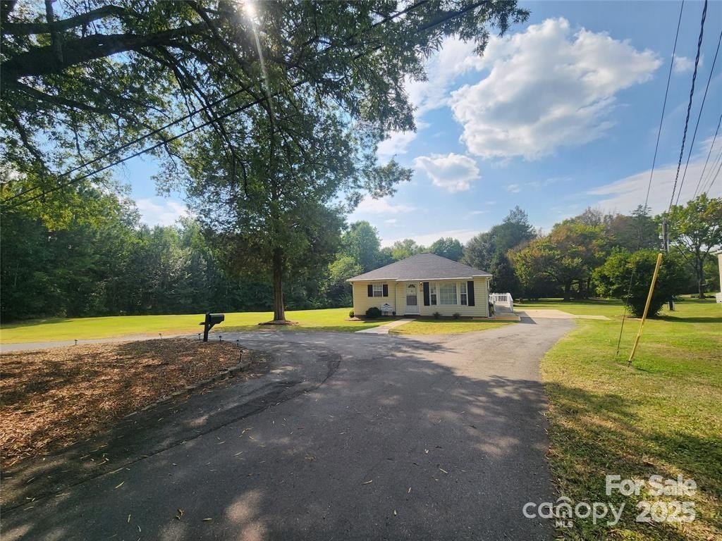 Gastonia, North Carolina, 28056, United States, ,5 BathroomsBathrooms,Residential,Forsale,1985972