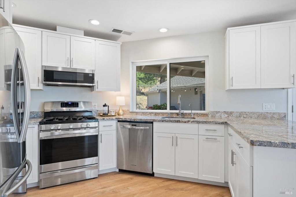 Petaluma, California, 94952, United States, 2 Bedrooms Bedrooms, ,3.5 BathroomsBathrooms,Residential,Forsale,1953134
