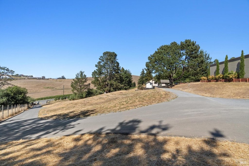 Petaluma, California, 94952, United States, 2 Bedrooms Bedrooms, ,3.5 BathroomsBathrooms,Residential,Forsale,1953134