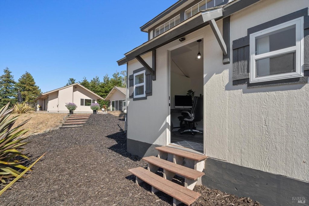 Petaluma, California, 94952, United States, 2 Bedrooms Bedrooms, ,3.5 BathroomsBathrooms,Residential,Forsale,1953134