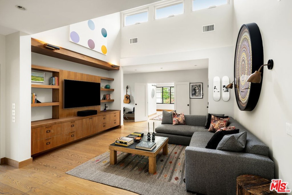 Malibu, California, 90265, United States, 7 Bedrooms Bedrooms, ,6.5 BathroomsBathrooms,Residential,Forsale,1922149