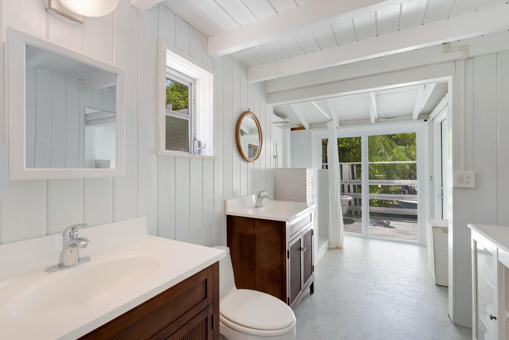 Plantation Key, Florida, 33036, United States, 4 Bedrooms Bedrooms, ,3 BathroomsBathrooms,Residential,Forsale,1971973