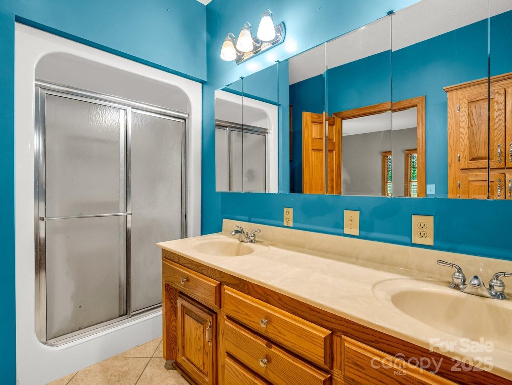 Rutherfordton, North Carolina, 28139, United States, 3 Bedrooms Bedrooms, ,2.5 BathroomsBathrooms,Residential,Forsale,1985987