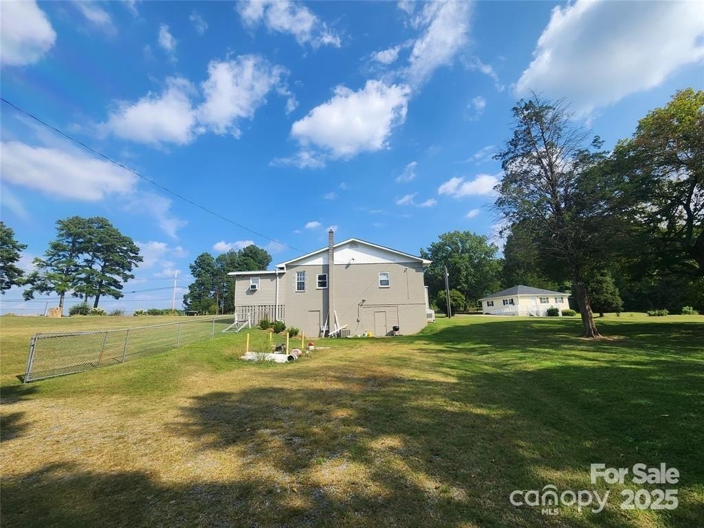 Gastonia, North Carolina, 28056, United States, ,5 BathroomsBathrooms,Residential,Forsale,1985972