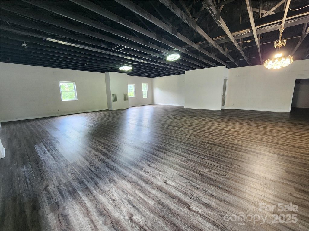 Gastonia, North Carolina, 28056, United States, ,5 BathroomsBathrooms,Residential,Forsale,1985972