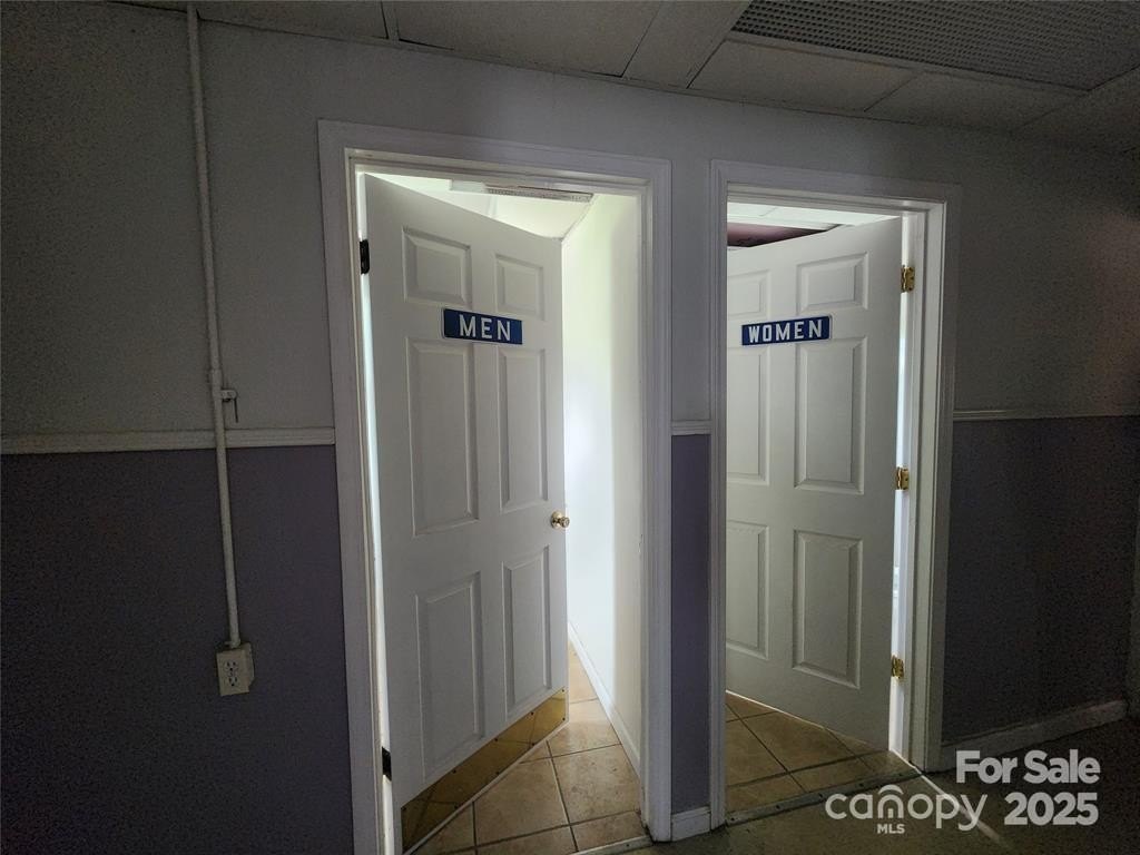 Gastonia, North Carolina, 28056, United States, ,5 BathroomsBathrooms,Residential,Forsale,1985972