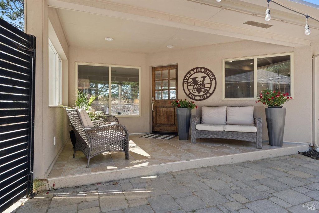 Petaluma, California, 94952, United States, 2 Bedrooms Bedrooms, ,3.5 BathroomsBathrooms,Residential,Forsale,1953134