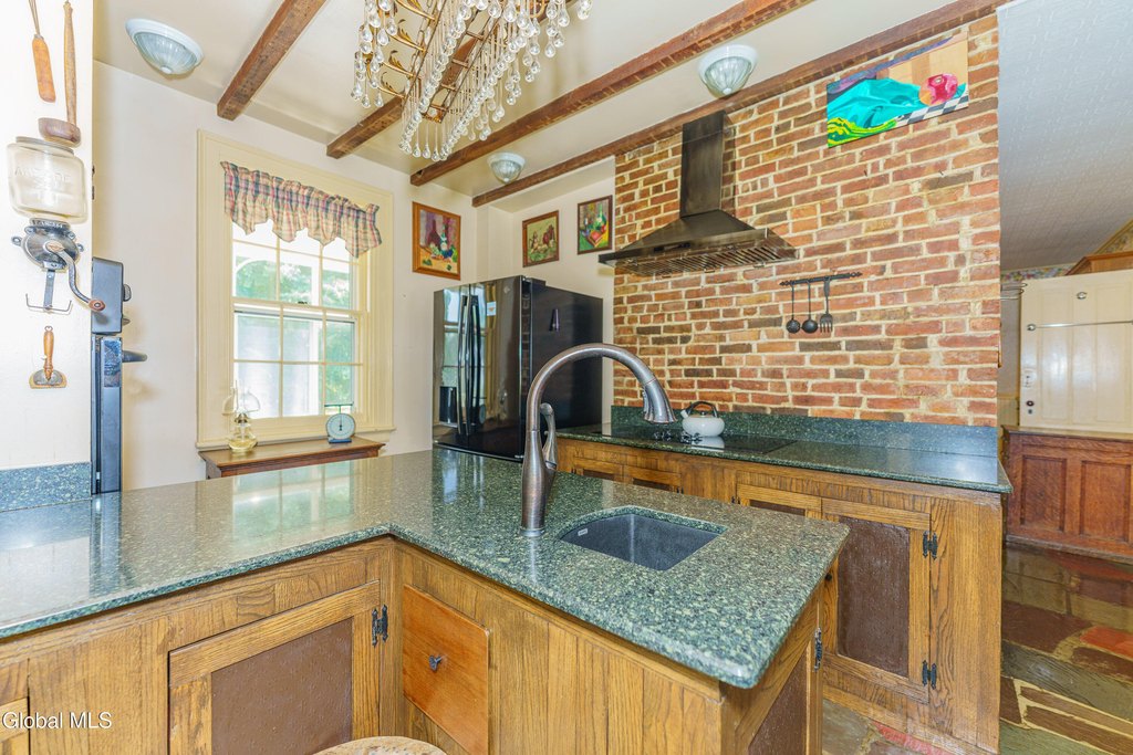 Schodack Landing, New York, 12156, United States, 7 Bedrooms Bedrooms, ,3 BathroomsBathrooms,Residential,Forsale,1953151
